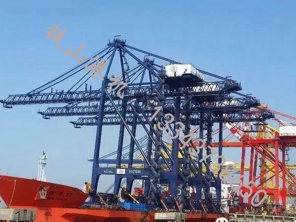 湖南衡陽(yáng)岸橋廠家岸橋工作起來(lái)效率高，節(jié)省空間